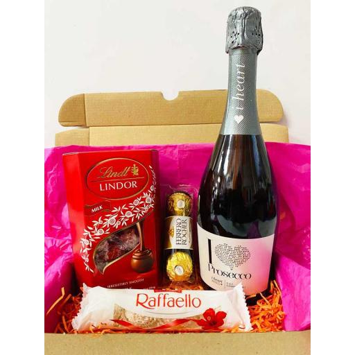 I Heart Prosecco and Chocolate Hamper with Personalised Message